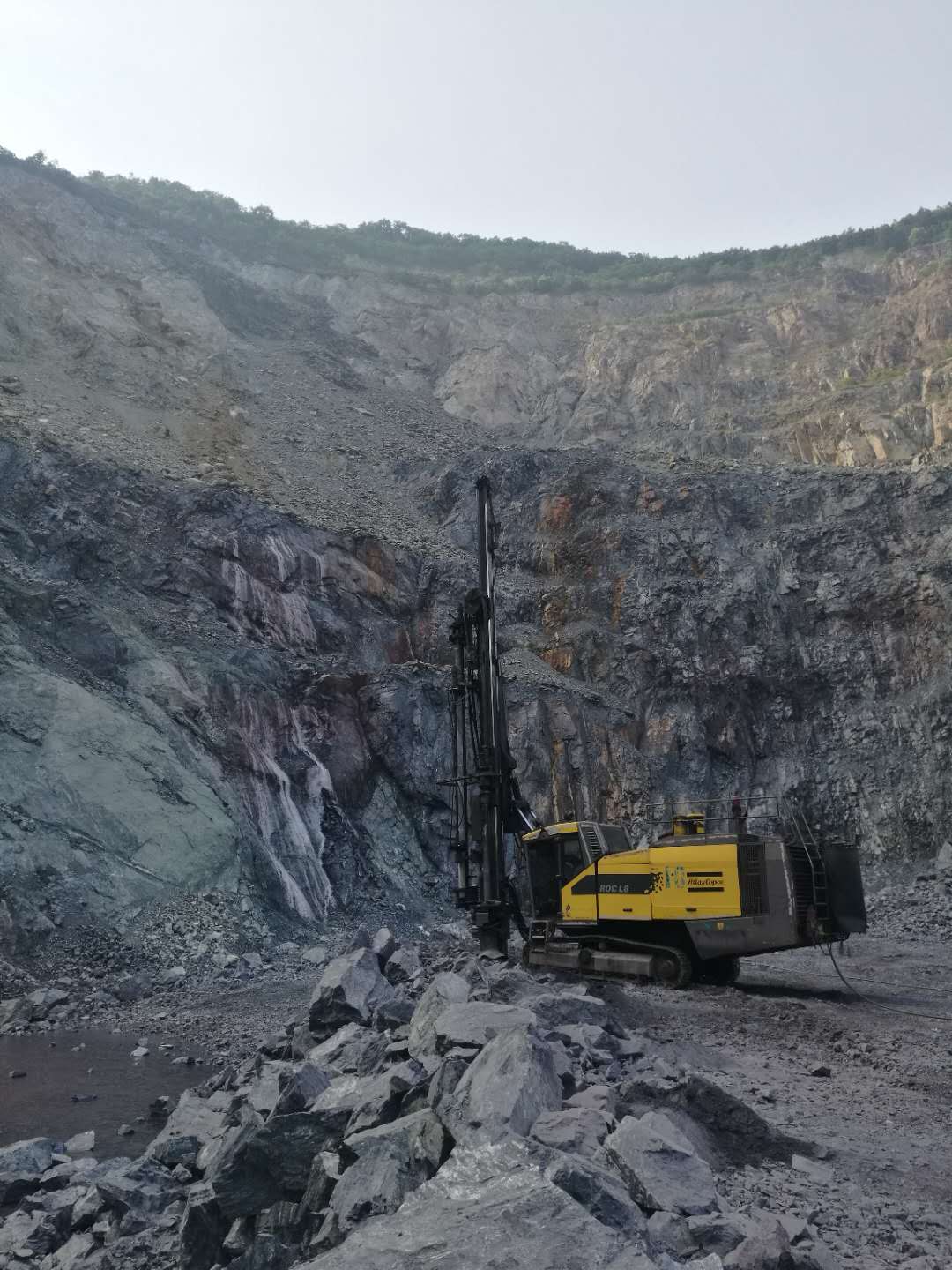 2017米數(shù)多潛孔鉆頭與海南礦業(yè)的第一炮